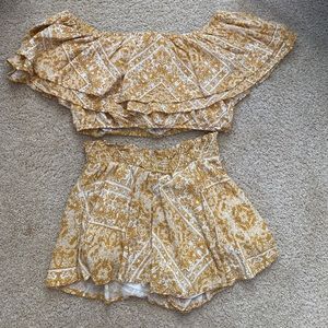 Patterned short set